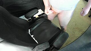 i'm a ginger and i exploded a huge cum load on the chair