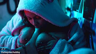 Bbw ebony lesbian worships petite tattooed girlfriend's feet