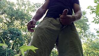 public jerkoff at the park cum went everywhere hopefully nobody saw