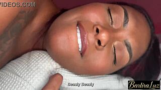 Brasileira Rabuda Fodendo Em Seu Apartamento Com Turista Gringo - Teaser - Collab Maximo Garcia