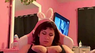 BBW Playing with Her Pussy in Homemade Solo Session