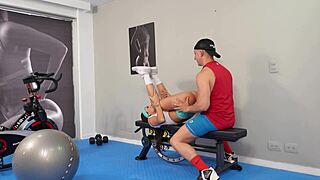 screaming big ass colombian fucks her personal trainer