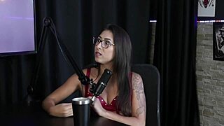 gosta de apanhar mas não gosta de bater foi capa da revista sexy acha que homens tem medo dela e pensou em desistir do reality - luciana picchi sheer red