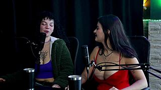 Se tornou famosa na cidade o pai viu seu vídeo pelada levou cuspida a buceta não aguenta sexo forte e o ex - faroraf watch on sheer red!