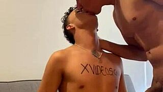 Mi primo caliente me cogió súper rico 😍