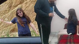 Ay, duele pequeña e inocente chavita putipobre de tijuana le da las nalgas a un viejo por apoyo económico real no fake