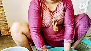 indian desi bhabhi fuking neighbour boys with bathroom