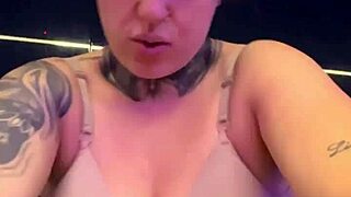 meu personal da academia ficou com tanto tesão que não aguentou e me fez chupar o pau dele ate eu vomitar engasga na pica grossa sua puta safada chupa essa porra