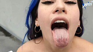 Katty blake sucks and fucks until receiving cum in her mouth in a public place
