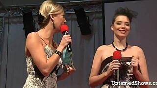 sexy blonde dancing on stage with hot body 😍