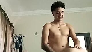 empino a mi hermanastra y me vengo en su vagina