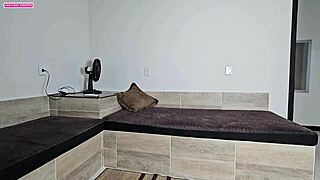 Gravida Safada Se Exibe Na Internet Enquanto O Marido Corno Si Prepara Pra Fude-La