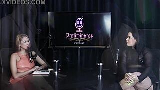 A gostosa da pri melancia sensualizando seus enormes peitos e mostrando sua bunda no preliminares podcast com bia hot watch on sheer red