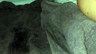 velvet rain 23 squirting hard with toy fucking