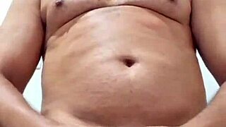 yuri ga�cho - brazilian bear amateur handjob and big cumload