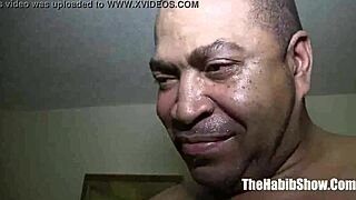 I'm a BBW gettin' my pussy banged by threesome