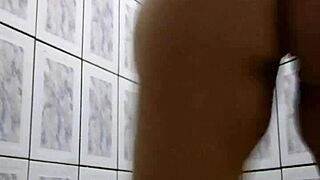 Lettyabbw Dan�ando No Banheiro