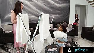 Petite Brunette Alexis Tae 69s Handywoman Lumi Ray