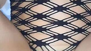 fumar me pone caliente y no puedo aguantar las ganas de chupar verga y tener una enorme polla en mi culo sexo con mi hermanastro sin preservativo fumando en mi habitacion leche en mi pussy y en mi culo