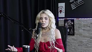 a gostosa da kyra sex mostra prolapso anal, exibindo buceta peitos e cu com bia hot na sheer red 😜