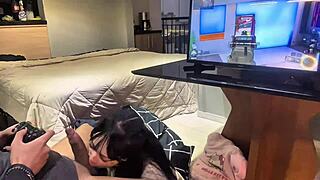 Ecstatic blowjob during Call of Duty 3 with Amberzinha