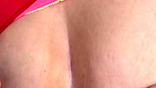 Florsitasilvestre38 breaks her ass wide