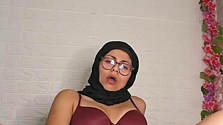 Jumping on 12 inches bbc dildo mia niqab
