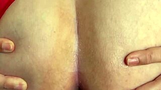 Florsitasilvestre38 breaks her ass wide