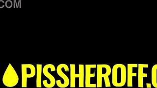 Iubesc curva colombiană cu țâțe uriașe și forme udă în piss cald POV close-up