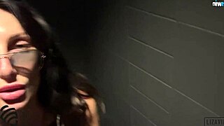 i met this beautiful brunette cougar in a restaurant and we ended up fucking rough with deepthroat and dirty talk