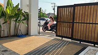 girl next door huge butt needs help creampie