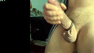 Dotado Shows Off His Thick Cock