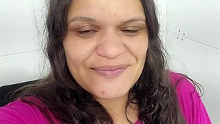 Ornesto da feira livre do meu bairro te vejo todo suado e corro para caasa me masturbar