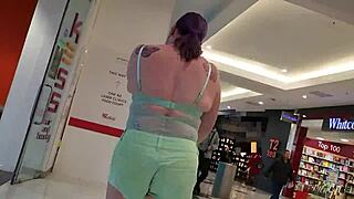 Trashy Kiwi Slut Shows Off At The Mall And On A Busy Public Street