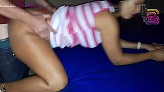 Sonho de corno - brunette sucks big black cock at gloryhole party 😈