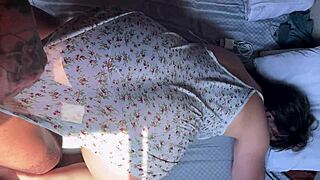 Amateur couple has real morning sex creampie