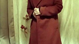 Slave, are you celebrating autumn in this BDSM session?