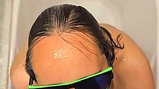 hot wifes streamy bath blowjob and handjob with fiery nails