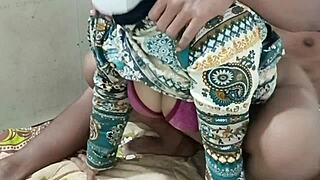 ngentot istri sialan tukang selingkuh bent over doggystyle?