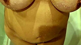 hot wifes streamy bath blowjob and handjob with fiery nails