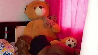 Sorprendo A Mi Hermanastra En Su Cuarto Y Follamos Apacionadamente