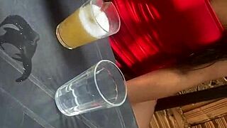 'Exibida no bar com um homem casado!'