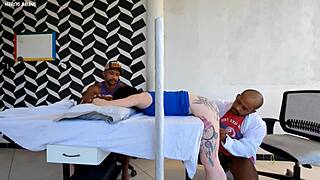 i foded the paciant next to her husband and he didn't notic