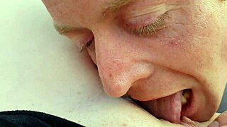 foot job and pussy gushing fun