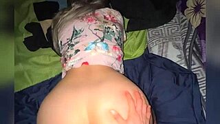 nalgotas de mexicana primeriza reciben vergota, dan vergota a teen mexicana de perrito big cock casero