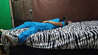 Sexy mother-in-law, ventilate your hot pussy's stench in bed now!