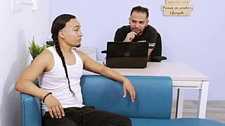 el cornudo de filip me deja en la sala con su esposa hot y me la follo ahi mismo