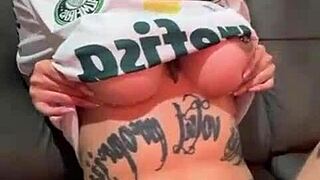 Palmeirense safada, are you showing off your wet pussy?