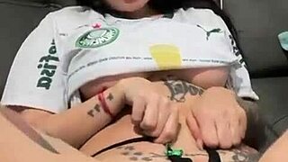 Palmeirense safada, are you showing off your wet pussy?