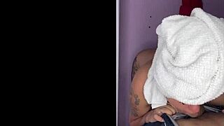 Essa Safada Diz Que O Novinho Tem Uma Pegada Melhor Que O Próprio Namorado